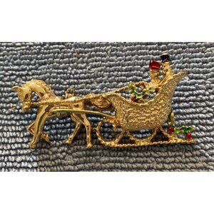 Vintage Brooch/pin Courting Couple Horse Sleigh Signed Gerrys Gold Tone